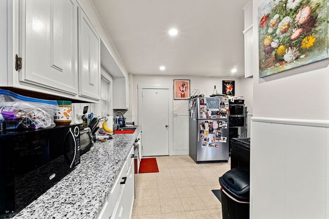 3 Seagrave Rd, Cambridge, MA 02140