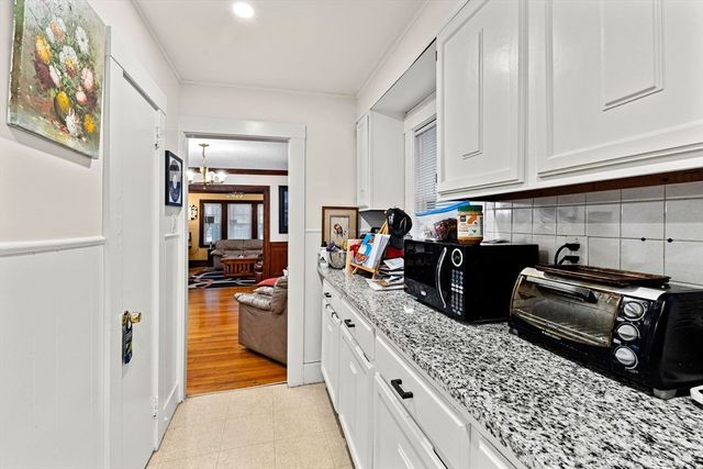 3 Seagrave Rd, Cambridge, MA 02140