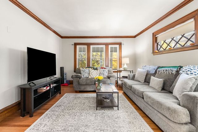 3 Seagrave Rd, Cambridge, MA 02140