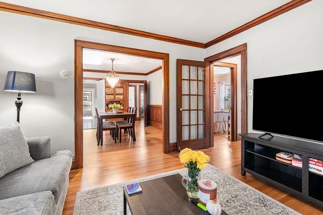 3 Seagrave Rd, Cambridge, MA 02140