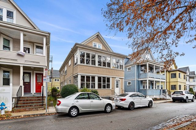 3 Seagrave Rd, Cambridge, MA 02140