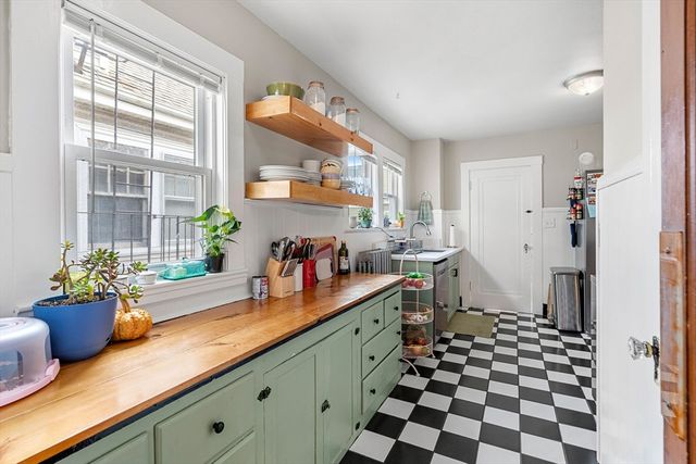 3 Seagrave Rd, Cambridge, MA 02140