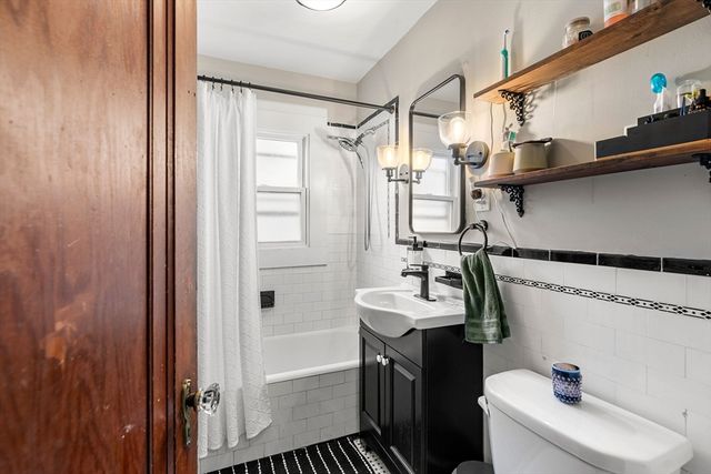 3 Seagrave Rd, Cambridge, MA 02140