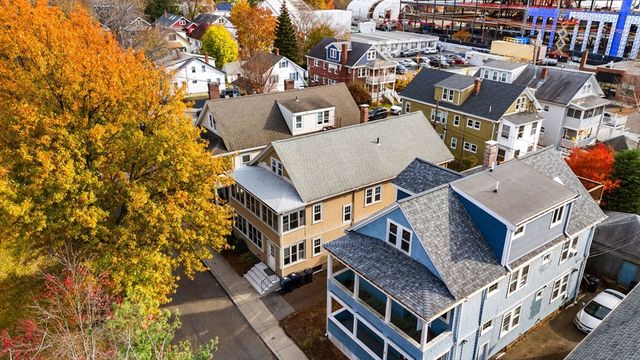 3 Seagrave Rd, Cambridge, MA 02140