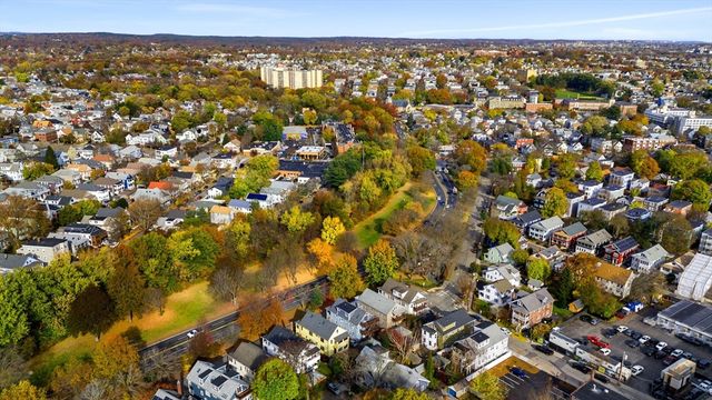 3 Seagrave Rd, Cambridge, MA 02140