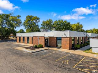 2816 COURT Street, Pekin, IL 61554