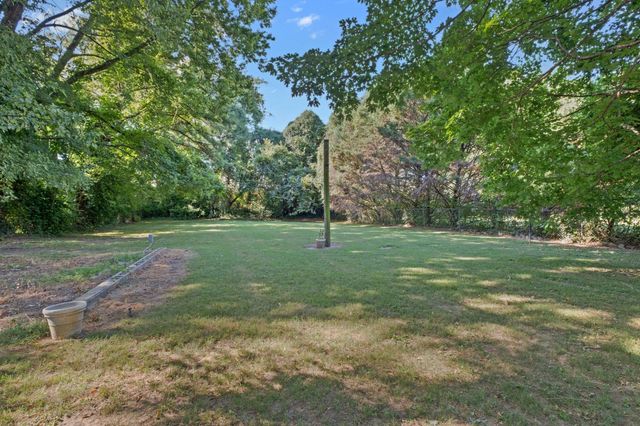 2837 Colonial Cir, Nashville, TN 37214