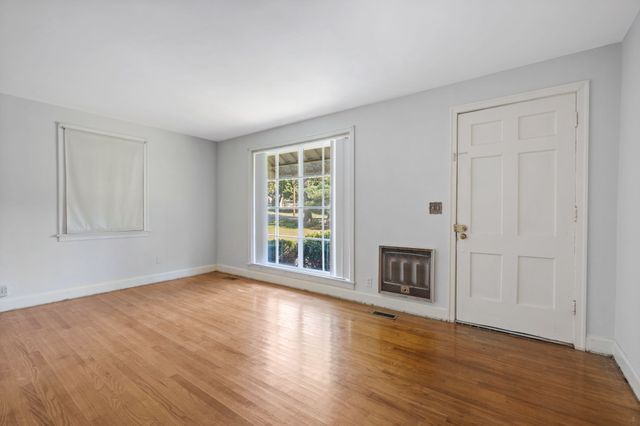 2837 Colonial Cir, Nashville, TN 37214