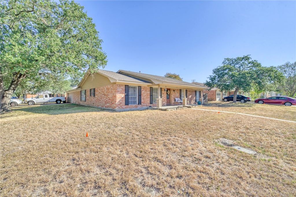 3501 Midwest Drive, Bryan, TX 77802 — photo 2