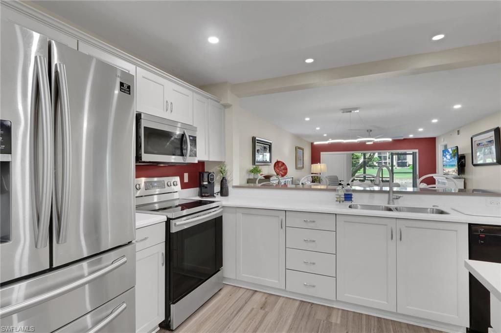9900 Sunset Cove LN 117, FORT MYERS, FL 33919 — photo 3