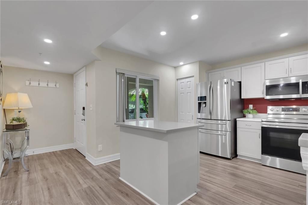 9900 Sunset Cove LN 117, FORT MYERS, FL 33919 — photo 4