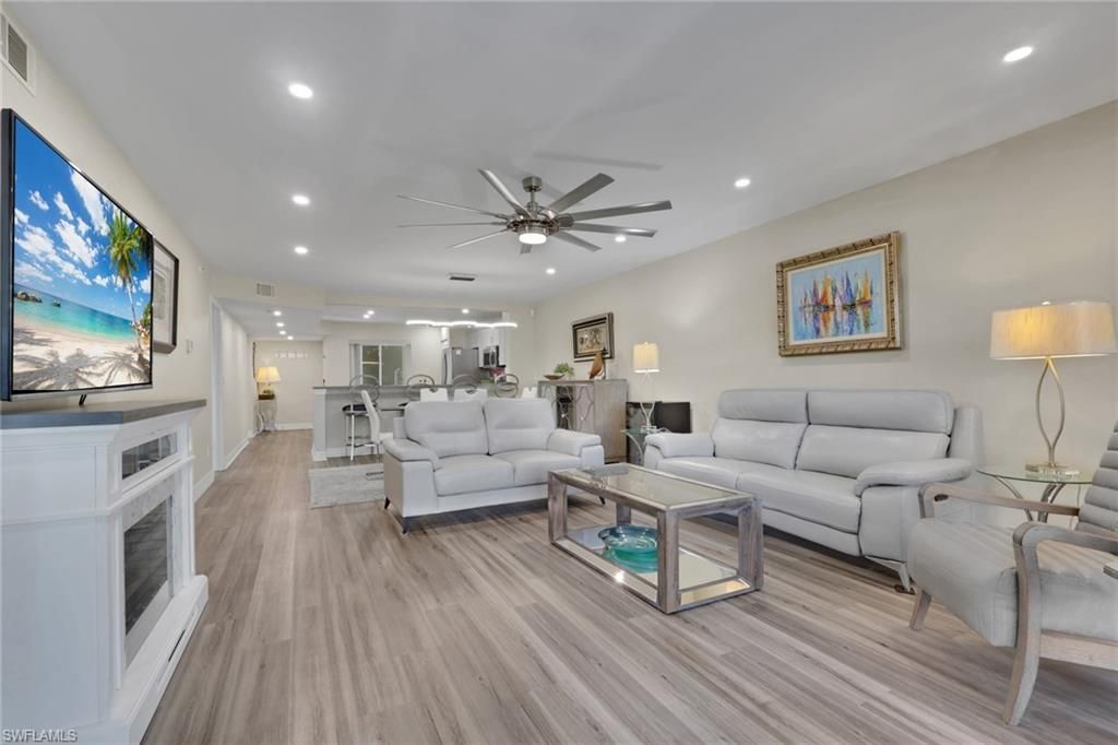 9900 Sunset Cove LN 117, FORT MYERS, FL 33919 — photo 5