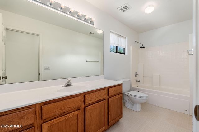 1425 S LINDSAY Road 54, Mesa, AZ 85204