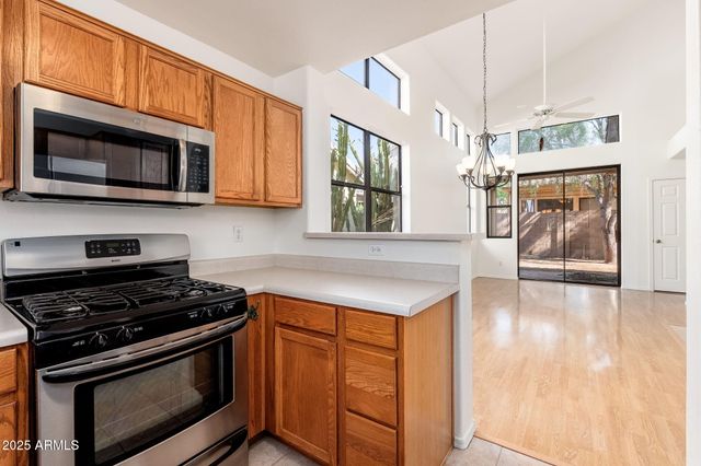 1425 S LINDSAY Road 54, Mesa, AZ 85204