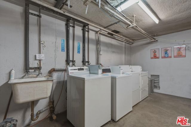 1827 N Van Ness Avenue 6, Los Angeles, CA 90028