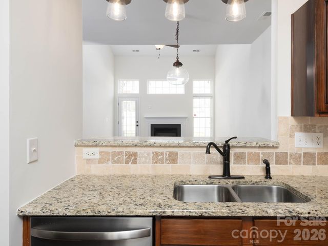 125 Kallie Loop, Mooresville, NC 28117