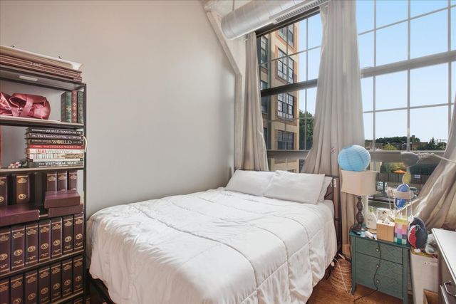 3963 W Belmont Avenue 211, Chicago, IL 60618