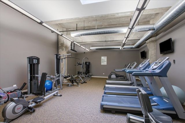 3963 W Belmont Avenue 211, Chicago, IL 60618