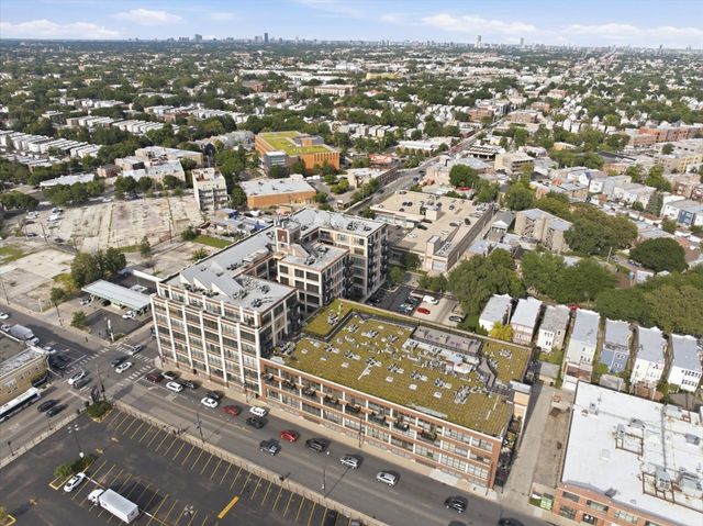 3963 W Belmont Avenue 211, Chicago, IL 60618