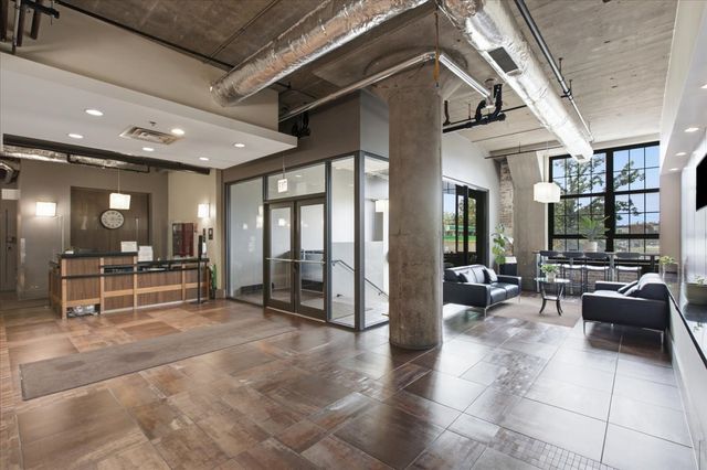 3963 W Belmont Avenue 211, Chicago, IL 60618
