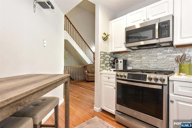 1069 Cambridge Court, Mahwah, NJ 07430