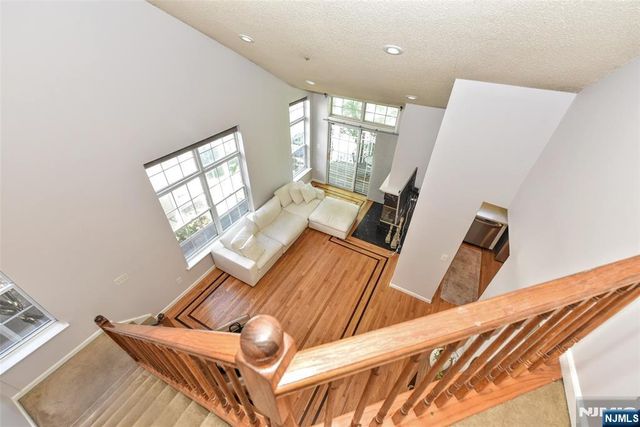 1069 Cambridge Court, Mahwah, NJ 07430