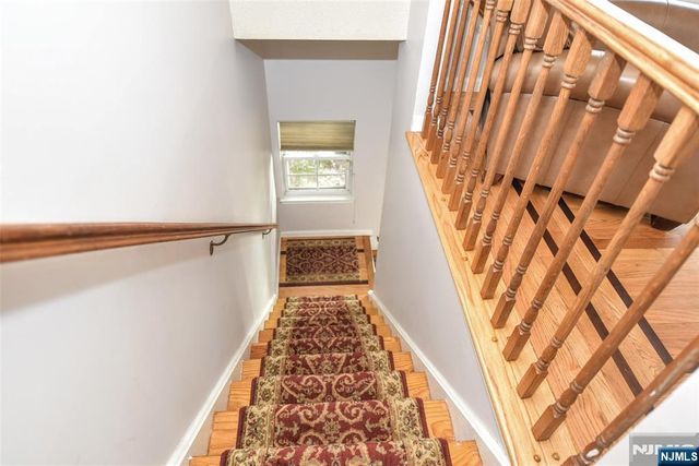 1069 Cambridge Court, Mahwah, NJ 07430