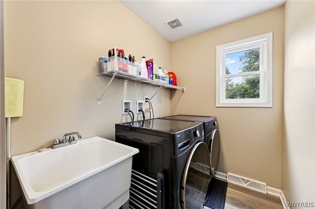 22 Vista Court, West Seneca, NY 14224