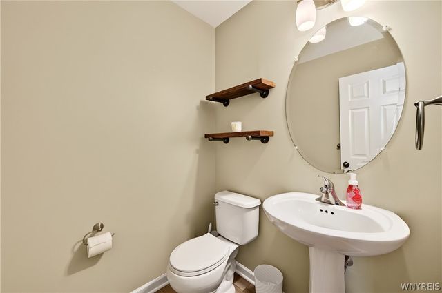 22 Vista Court, West Seneca, NY 14224