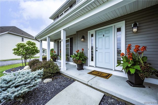 22 Vista Court, West Seneca, NY 14224