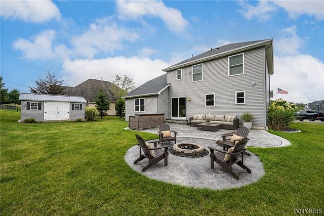 22 Vista Court, West Seneca, NY 14224