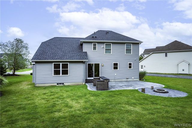 22 Vista Court, West Seneca, NY 14224