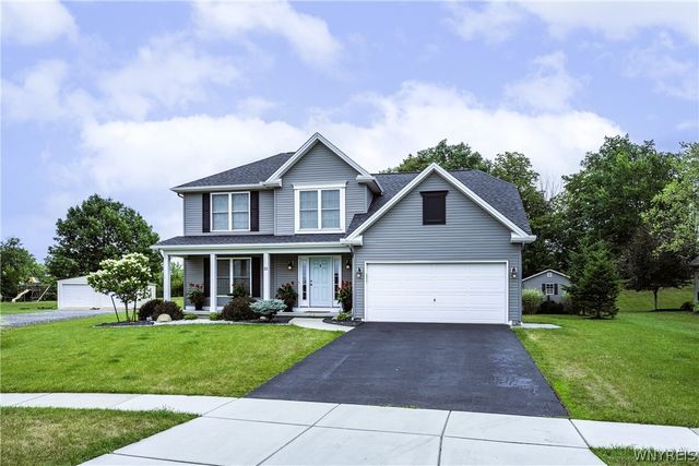 22 Vista Court, West Seneca, NY 14224