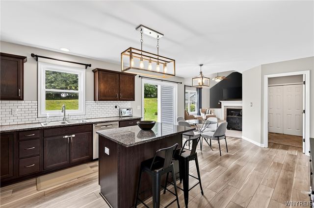 22 Vista Court, West Seneca, NY 14224