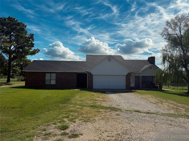 705 Shirley, Madill, OK 73446