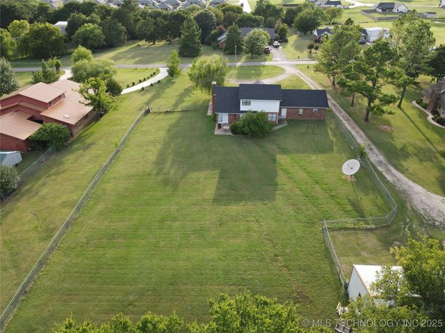 705 Shirley, Madill, OK 73446