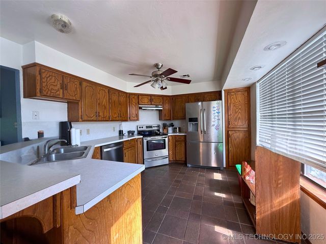 705 Shirley, Madill, OK 73446