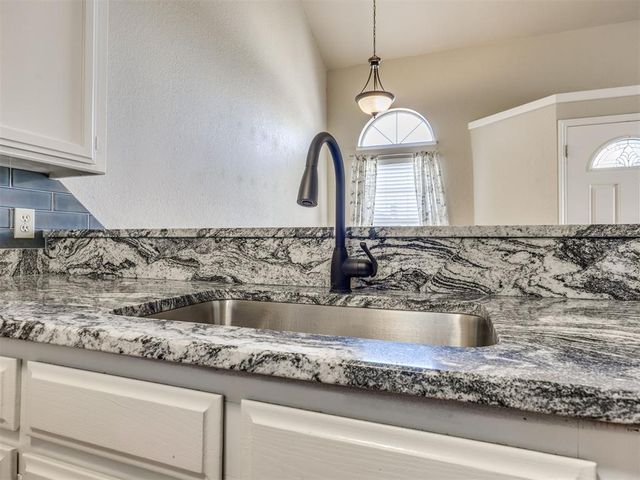 2110 Lonnie Lane, Moore, OK 73170