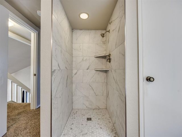 2110 Lonnie Lane, Moore, OK 73170
