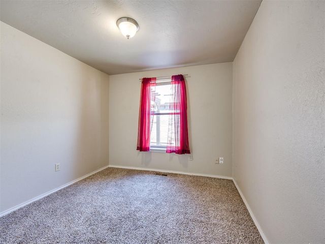2110 Lonnie Lane, Moore, OK 73170