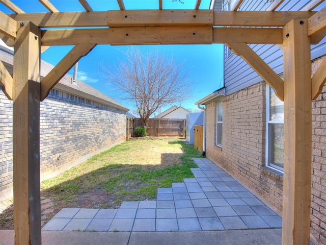 2110 Lonnie Lane, Moore, OK 73170