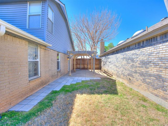 2110 Lonnie Lane, Moore, OK 73170