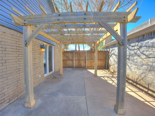 2110 Lonnie Lane, Moore, OK 73170