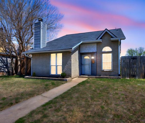 2110 Lonnie Lane, Moore, OK 73170
