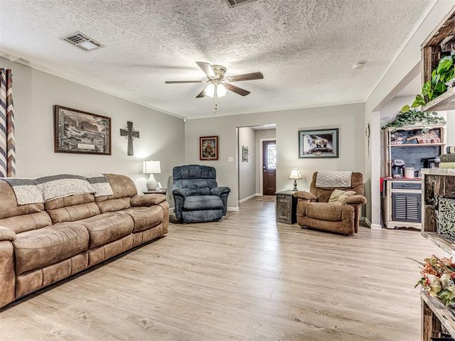 937 Luglena Lane, Purcell, OK 73080