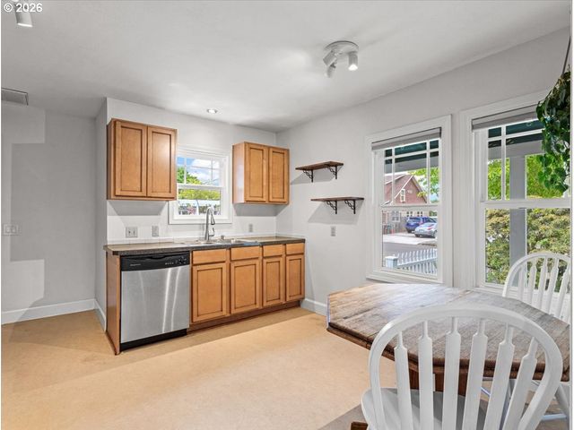 374 Ne EDISON St, Hillsboro, OR 97124
