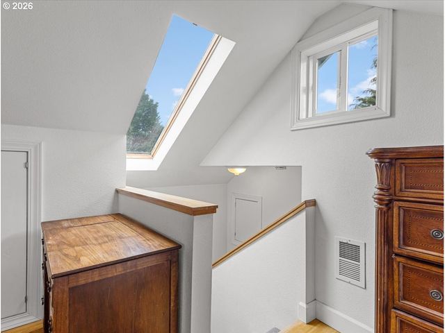 374 Ne EDISON St, Hillsboro, OR 97124