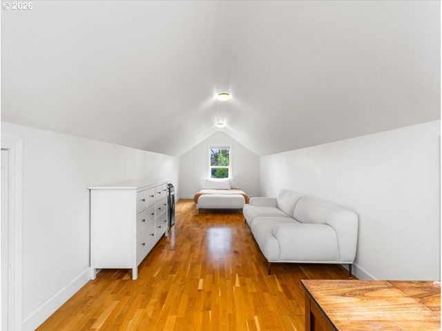 374 Ne EDISON St, Hillsboro, OR 97124