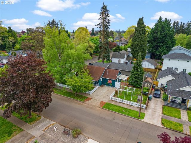 374 Ne EDISON St, Hillsboro, OR 97124
