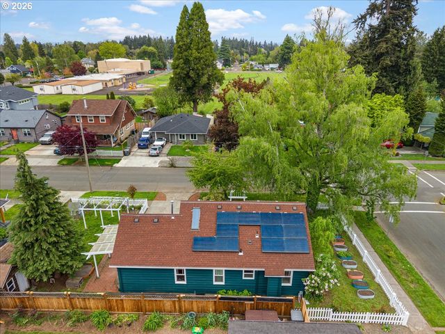 374 Ne EDISON St, Hillsboro, OR 97124